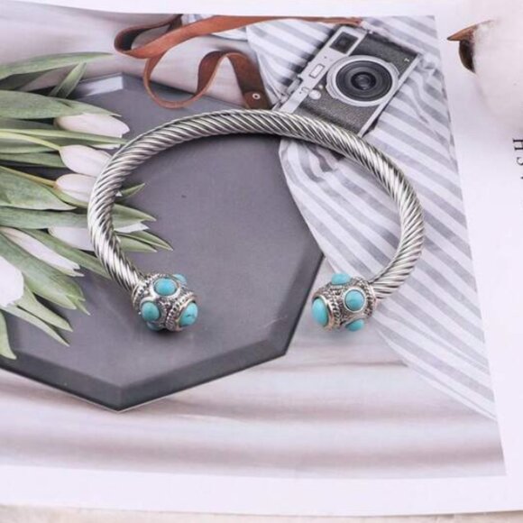 Elegant Silver Cable Bangle Bracelet Turquoise Accents - Picture 2 of 3